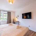 Super Zentral I Frisch Renoviert Lejlighed *