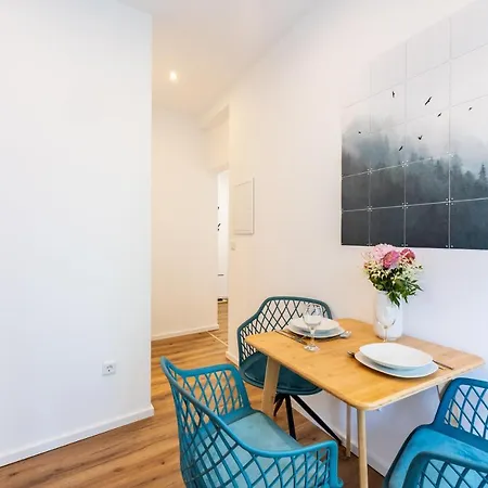 Super Zentral I Frisch Renoviert Apartment *