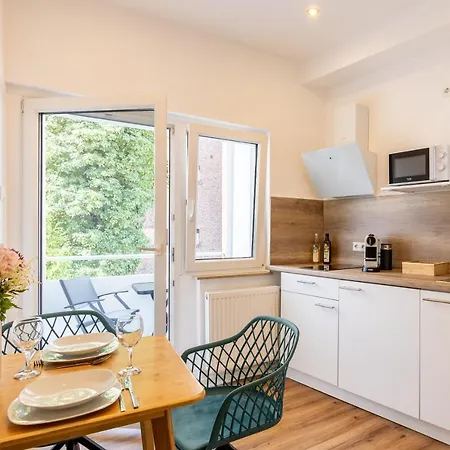 Super Zentral I Frisch Renoviert Apartment *