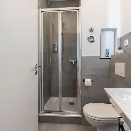 Super Zentral I Frisch Renoviert *