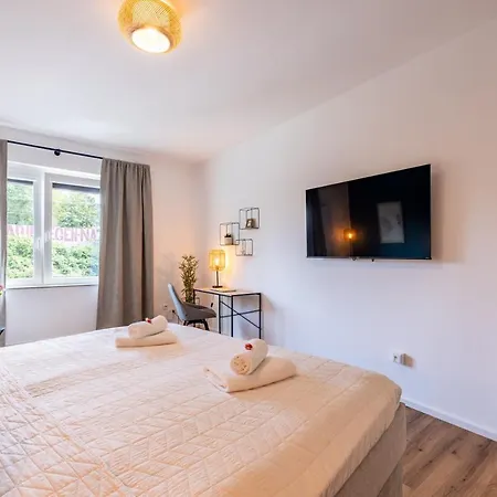 Super Zentral I Frisch Renoviert Apartman *